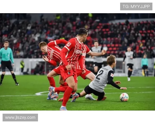 拜仁斯图加特球迷赛前冲突 约百人被捕